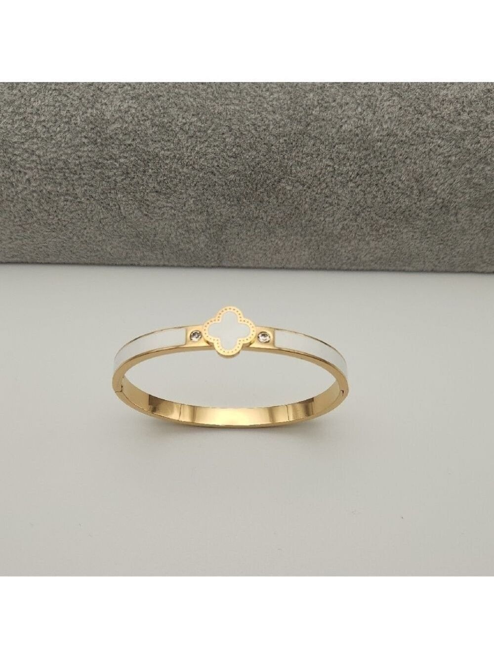 18K Gold Plated Stainless Steel Clover Bangle – Waterproof & Tarnish Proof